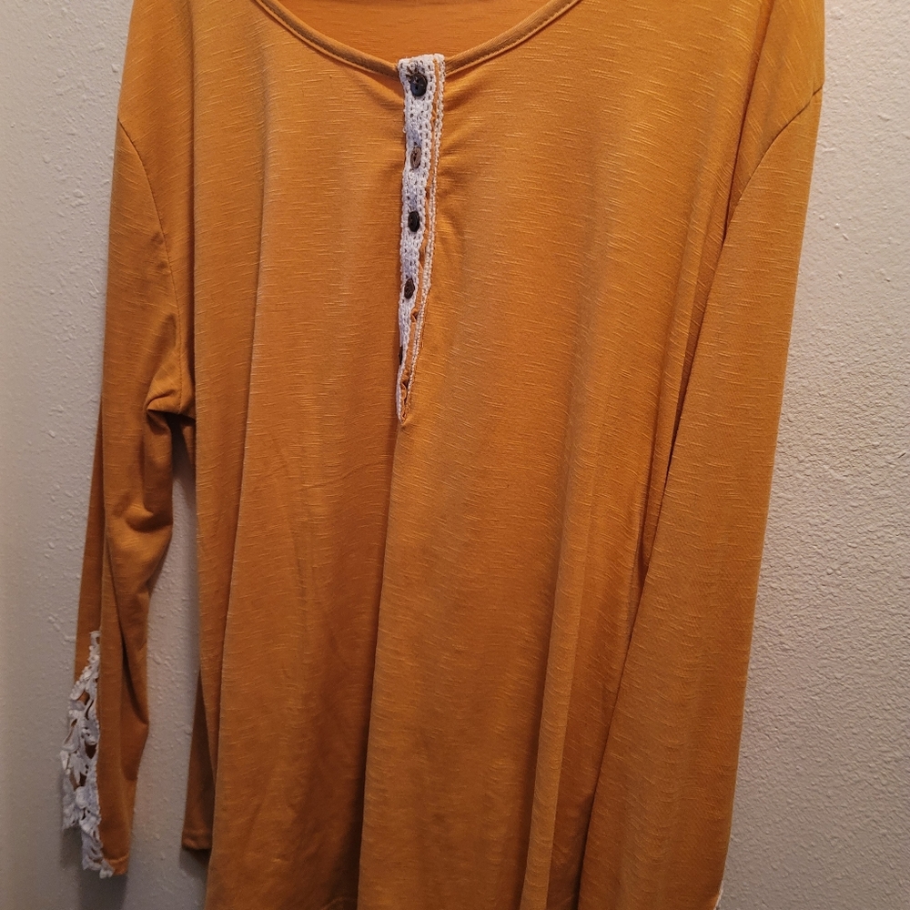 Amaryllis long sleeve shirt